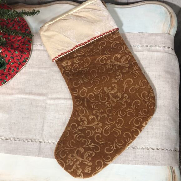 Set of 4 Disney Very Soft Micky and Minnie Stockings - 2 NWT 2 Like New - Picture 5 of 16